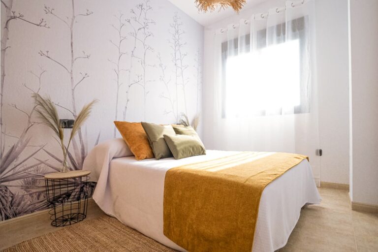 Las mejores ideas para decorar una pared con gotelé utilizando vinilo adhesivo